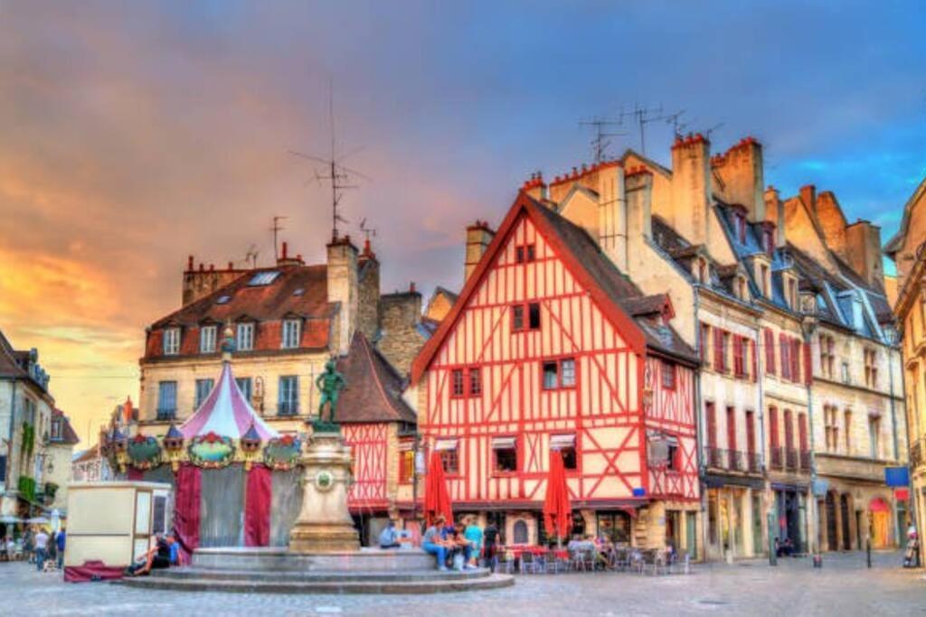 Le Sweet 70'S : Au Coeur Du Centre Historique Lägenhet Dijon Exteriör bild